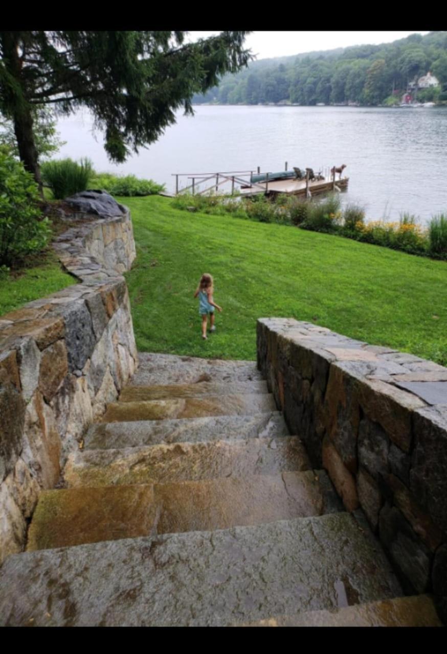 Spectacular Candlewood Lake Front House With Private Dock New Milford Exterior photo