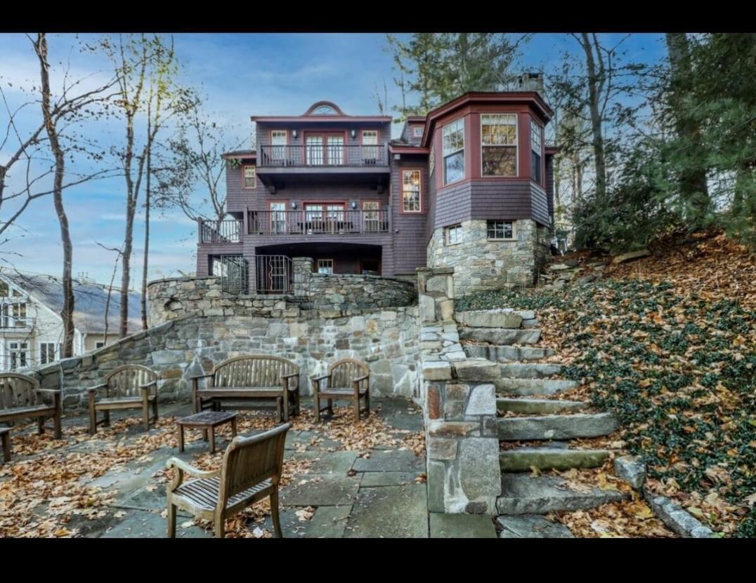 Spectacular Candlewood Lake Front House With Private Dock New Milford Exterior photo